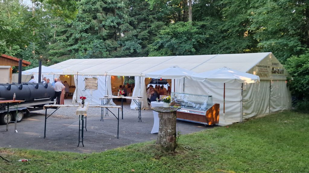 Zeltvermietung Ingoldingen Vereinszelt bei Veranstaltung